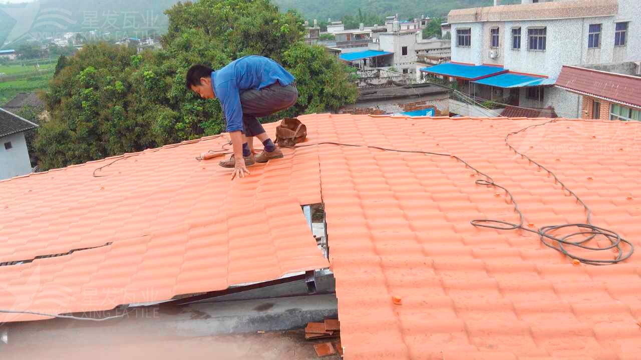 西安屋顶铺设安装合成树脂瓦时，牢牢记住这3点，就不怕屋顶出问题！